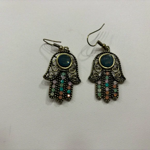 2 Pairs of Earrings - Picture 2 of 2